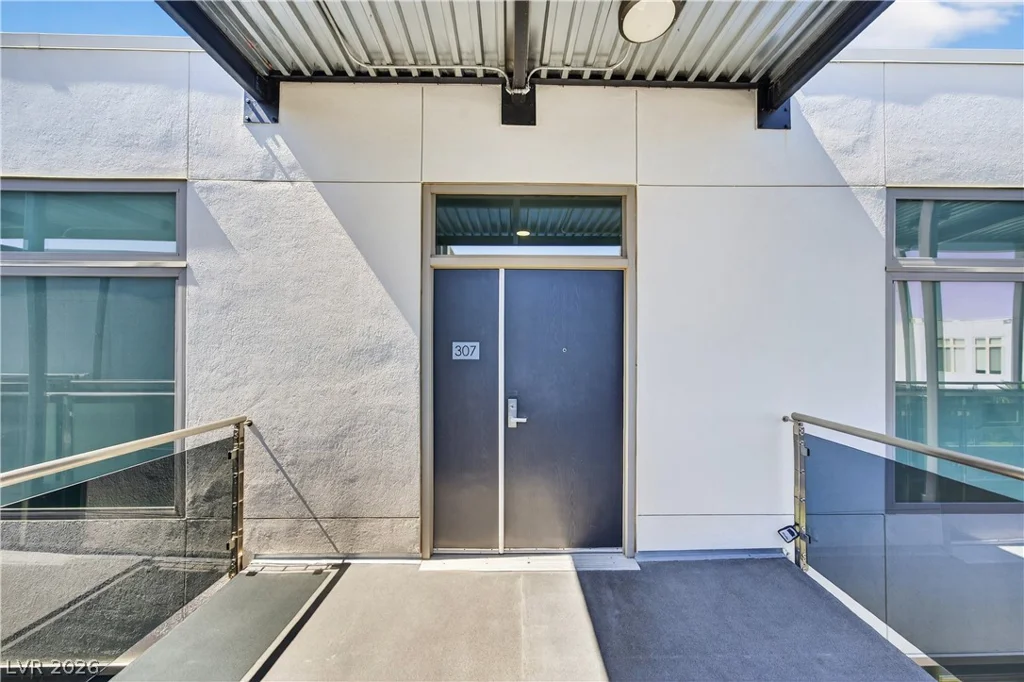 8925 Flamingo, Las Vegas, NV 89147