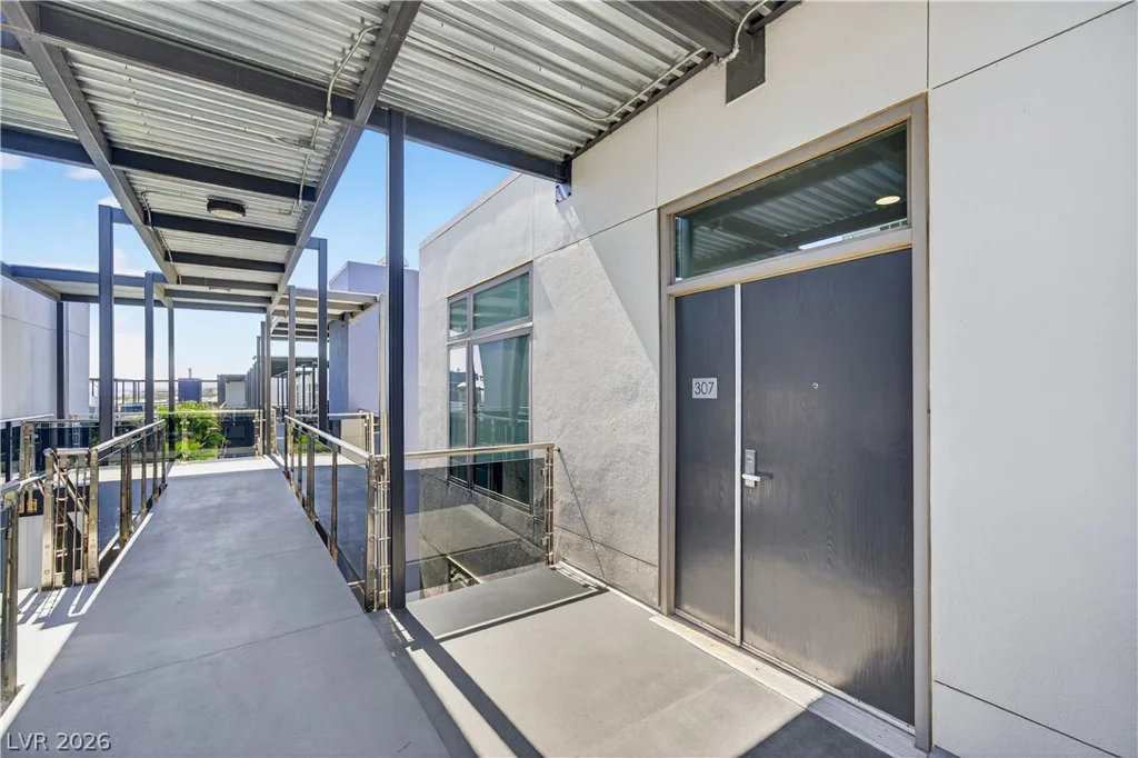 8925 Flamingo, Las Vegas, NV 89147