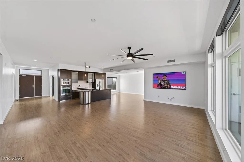 8925 Flamingo, Las Vegas, NV 89147