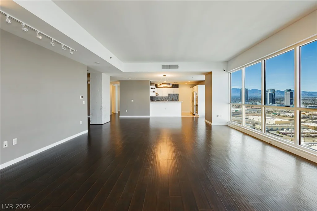 4575 Dean Martin, Las Vegas, NV 89103