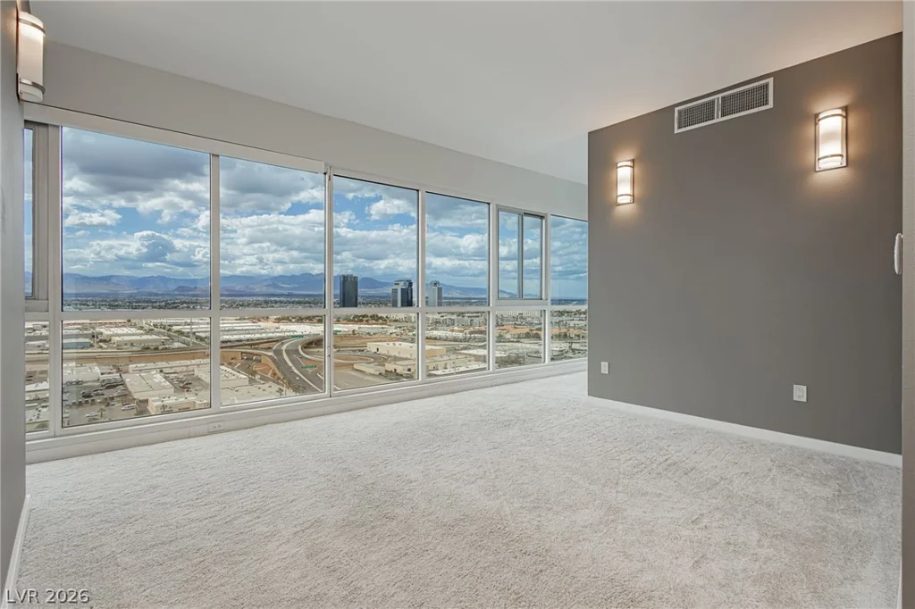 4575 Dean Martin, Las Vegas, NV 89103