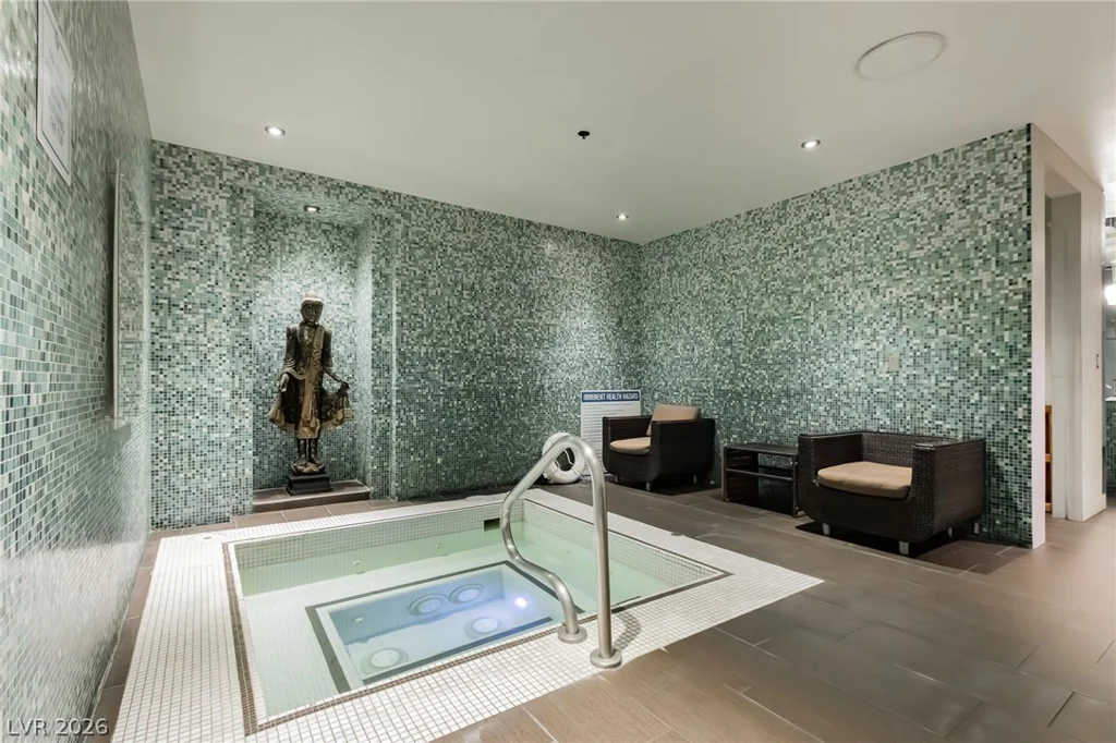 4575 Dean Martin, Las Vegas, NV 89103