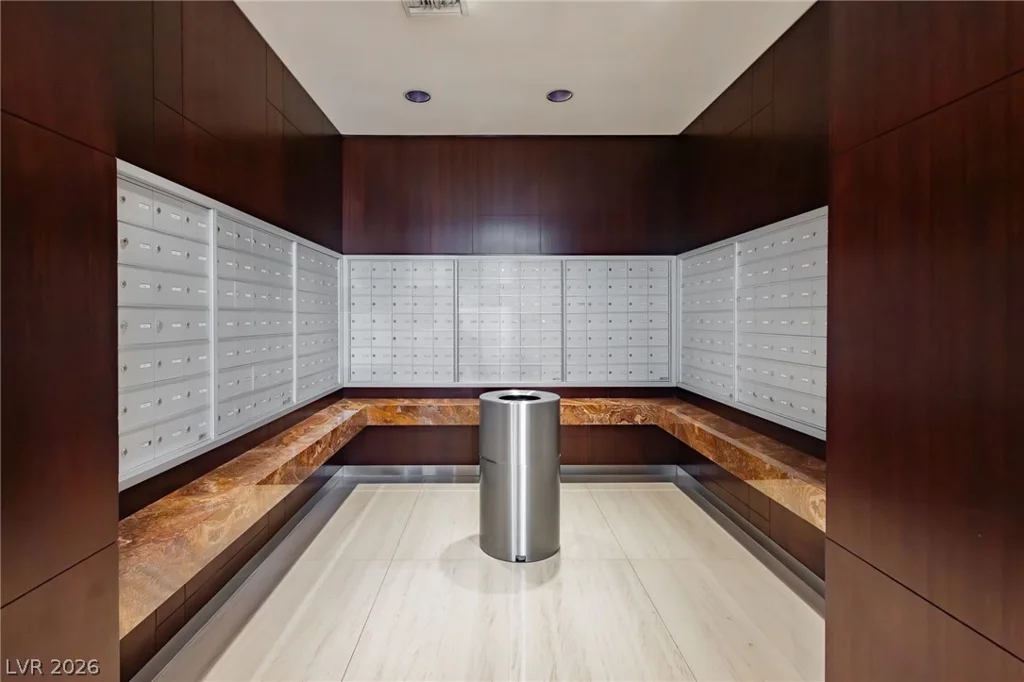 4575 Dean Martin, Las Vegas, NV 89103