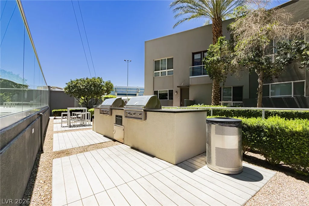 4575 Dean Martin, Las Vegas, NV 89103