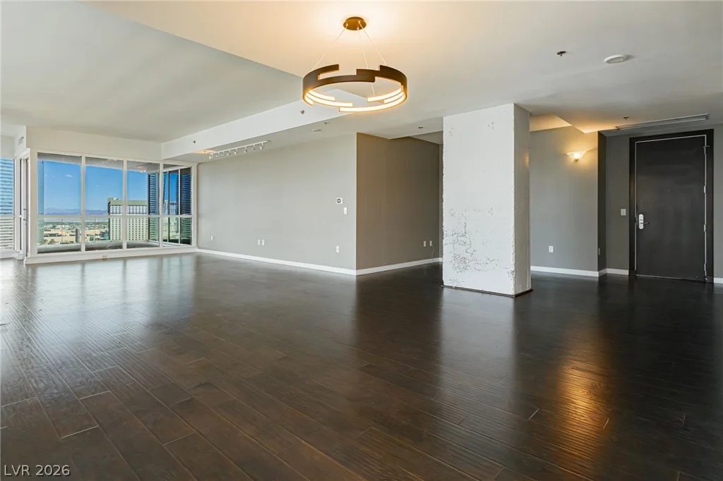 4575 Dean Martin, Las Vegas, NV 89103
