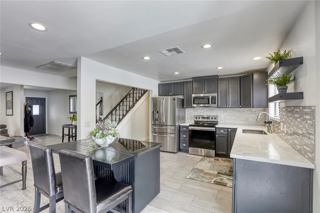 4562 Skyland, Las Vegas, NV 89121