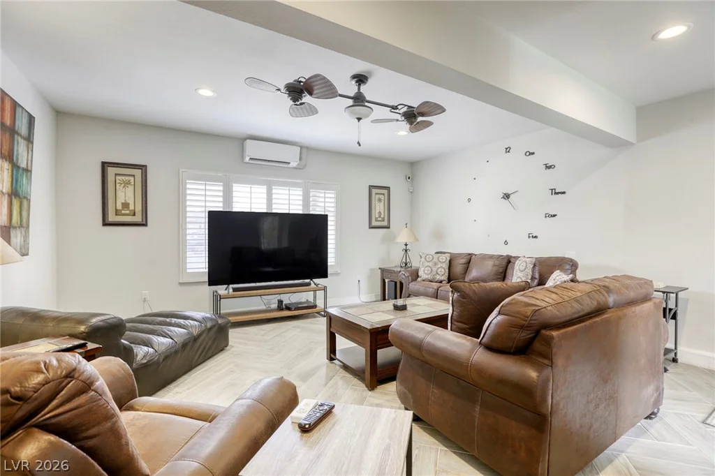 4562 Skyland, Las Vegas, NV 89121