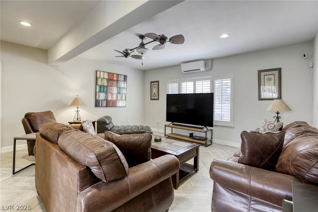 4562 Skyland, Las Vegas, NV 89121