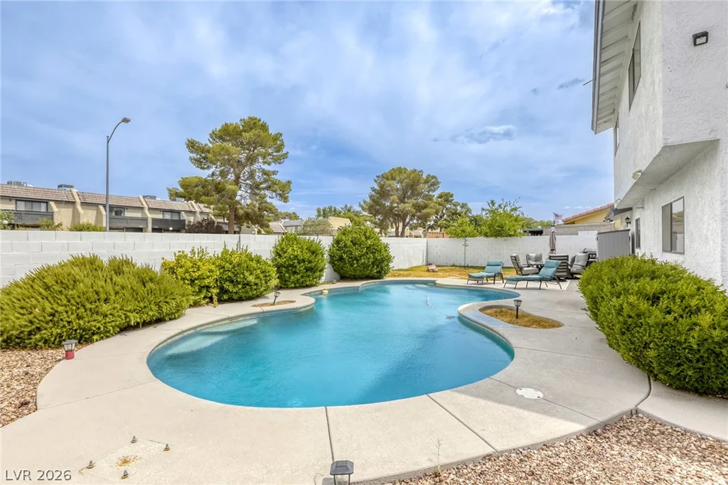 4562 Skyland, Las Vegas, NV 89121