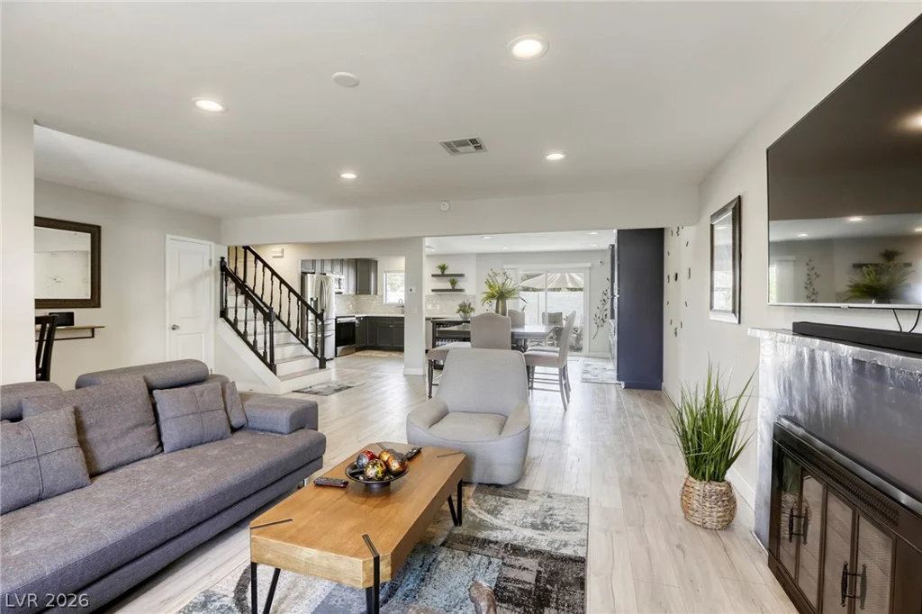 4562 Skyland, Las Vegas, NV 89121