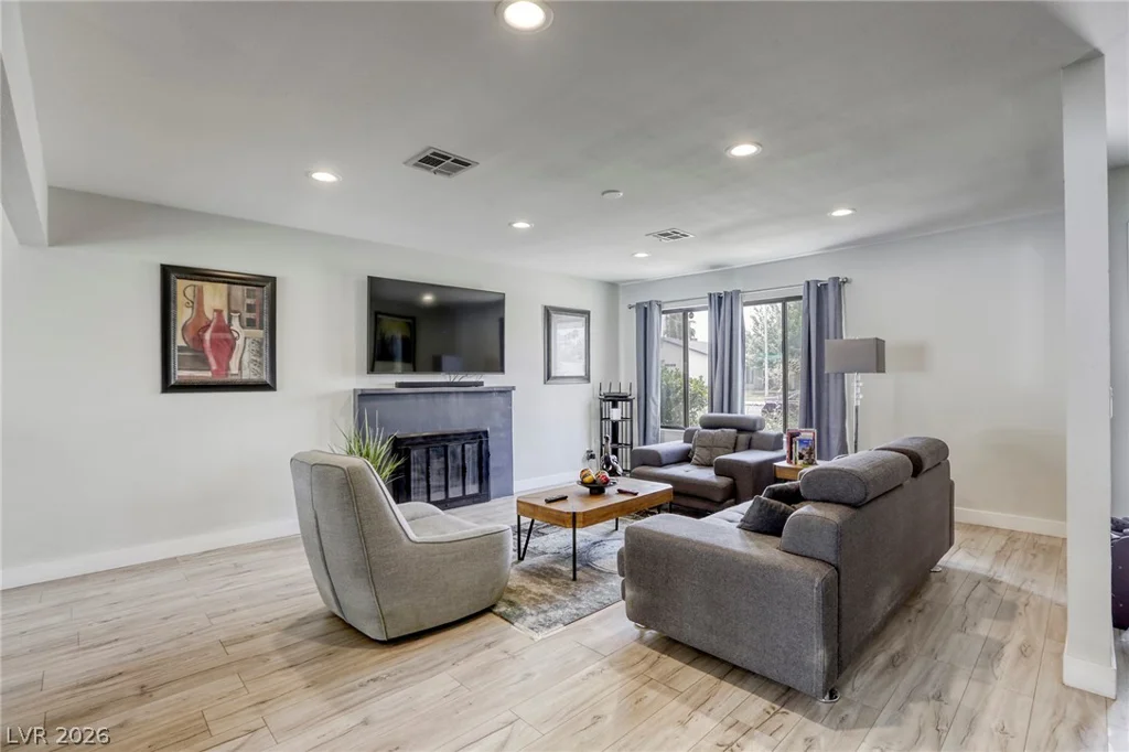 4562 Skyland, Las Vegas, NV 89121