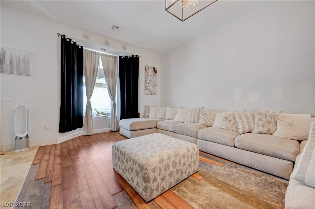 631 Robin, Henderson, NV 89015