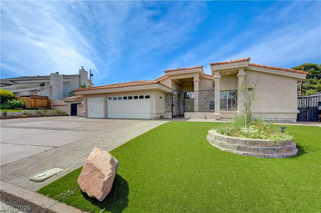 631 Robin, Henderson, NV 89015