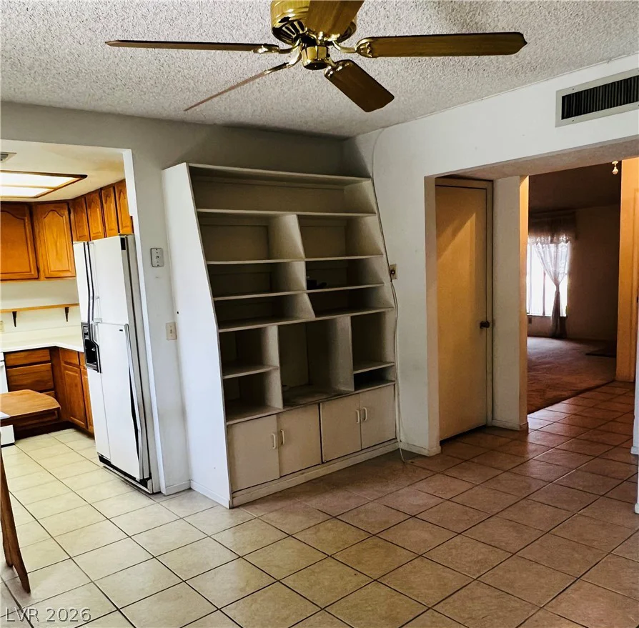 709 Ridgemount, Las Vegas, NV 89107