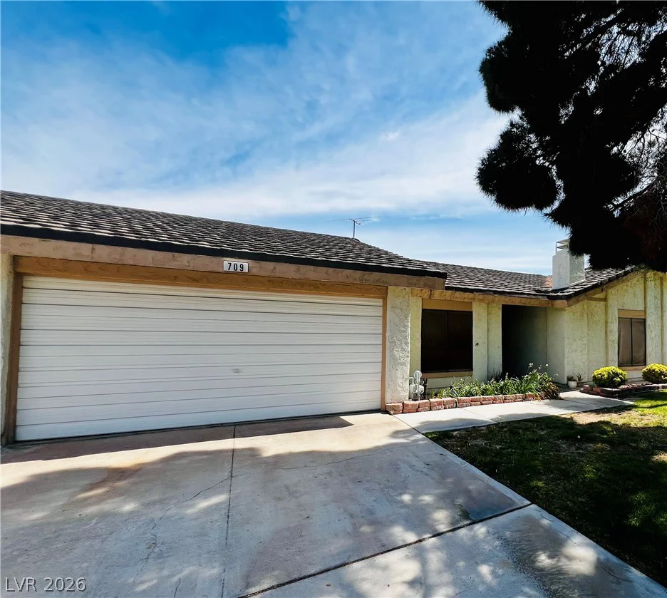 709 Ridgemount, Las Vegas, NV 89107