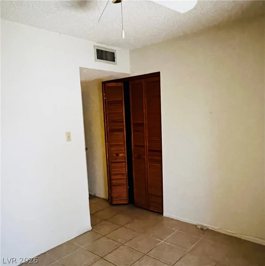 709 Ridgemount, Las Vegas, NV 89107