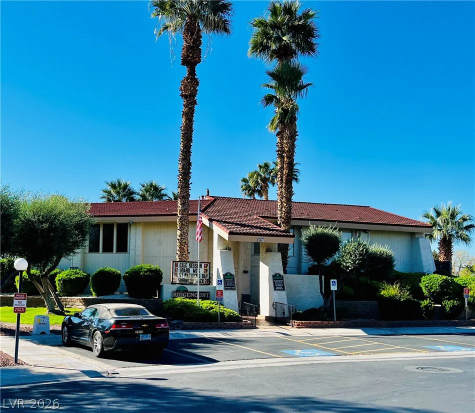 709 Ridgemount, Las Vegas, NV 89107