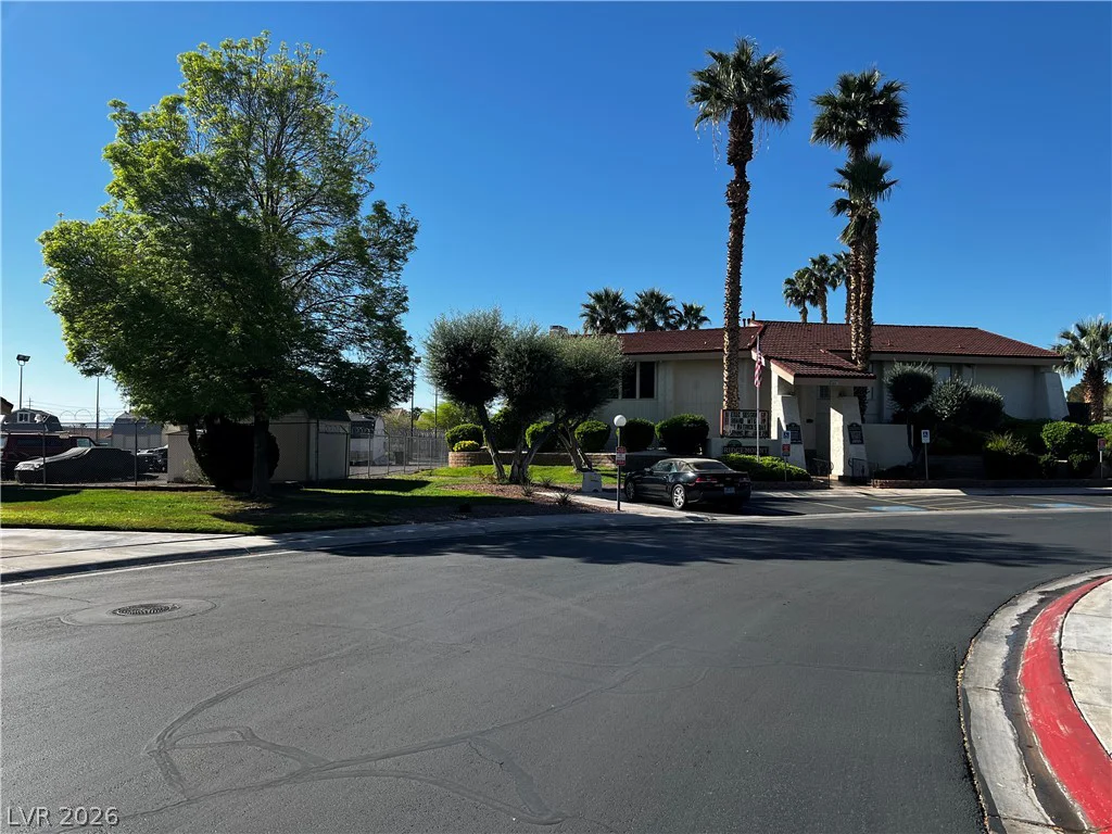 709 Ridgemount, Las Vegas, NV 89107
