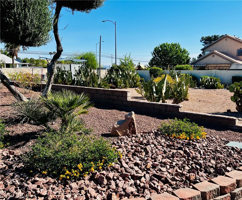 709 Ridgemount, Las Vegas, NV 89107