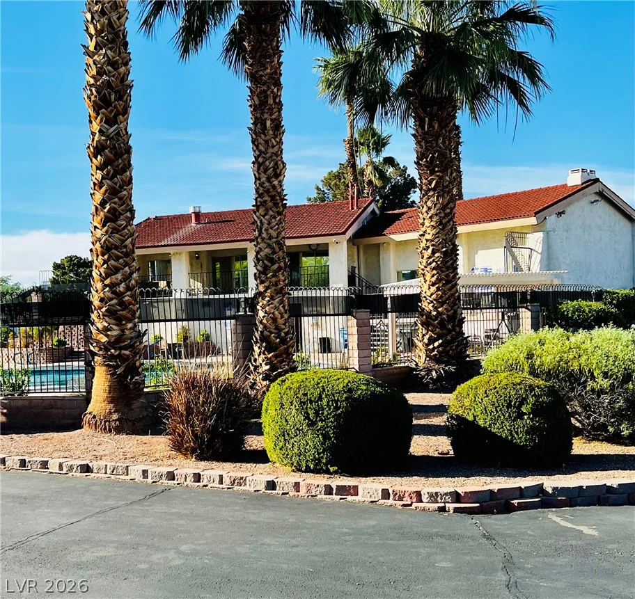 709 Ridgemount, Las Vegas, NV 89107