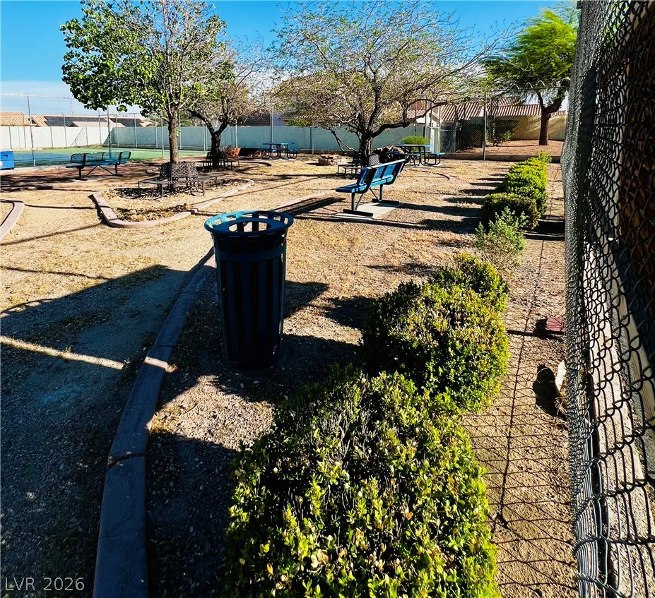 709 Ridgemount, Las Vegas, NV 89107
