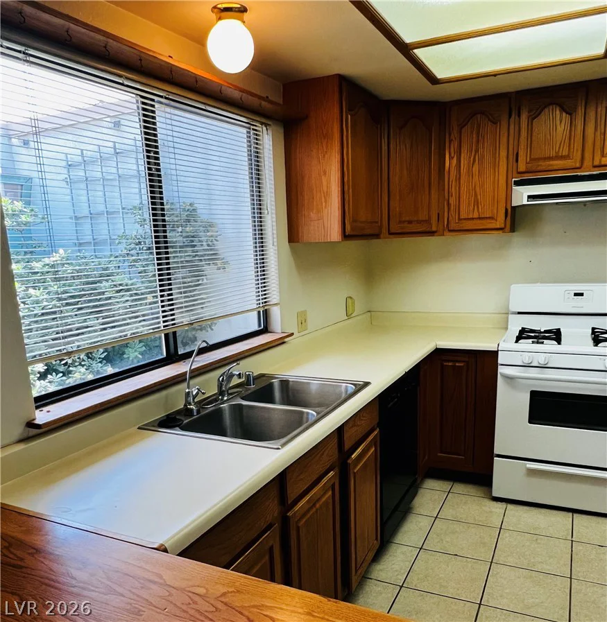 709 Ridgemount, Las Vegas, NV 89107