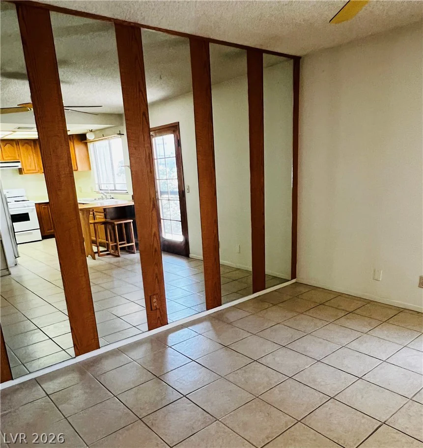 709 Ridgemount, Las Vegas, NV 89107