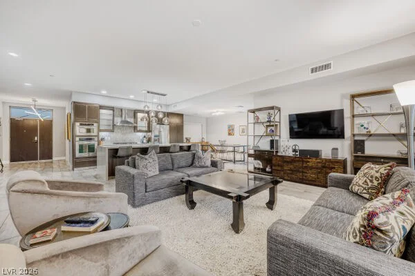 8925 Flamingo, Las Vegas, NV 89147