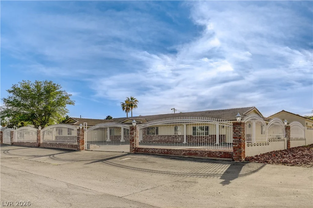 3015 El Camino, Las Vegas, NV 89146