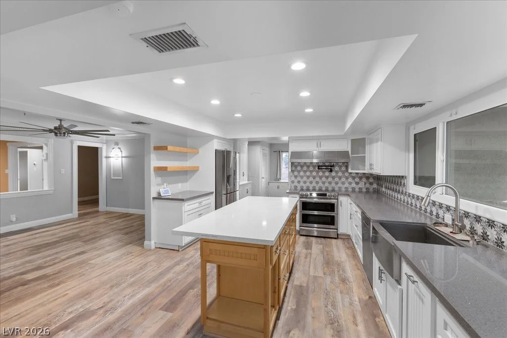 2211 Edgewood, Las Vegas, NV 89102