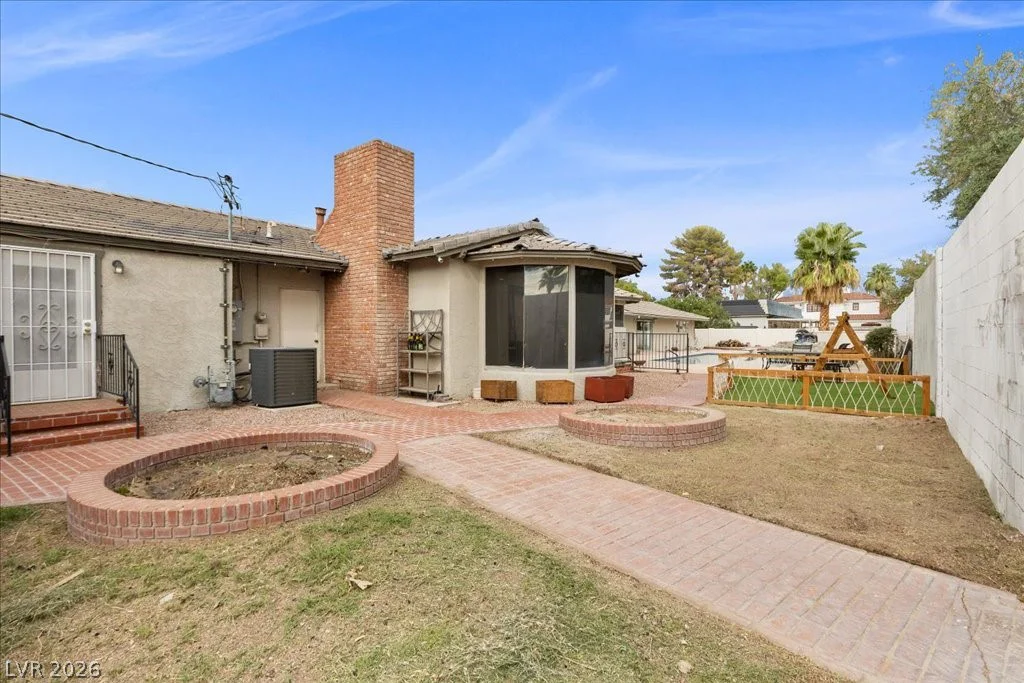 2211 Edgewood, Las Vegas, NV 89102