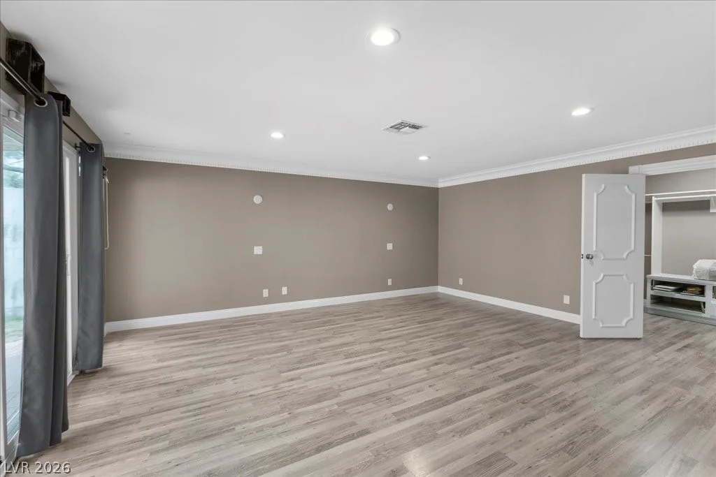2211 Edgewood, Las Vegas, NV 89102