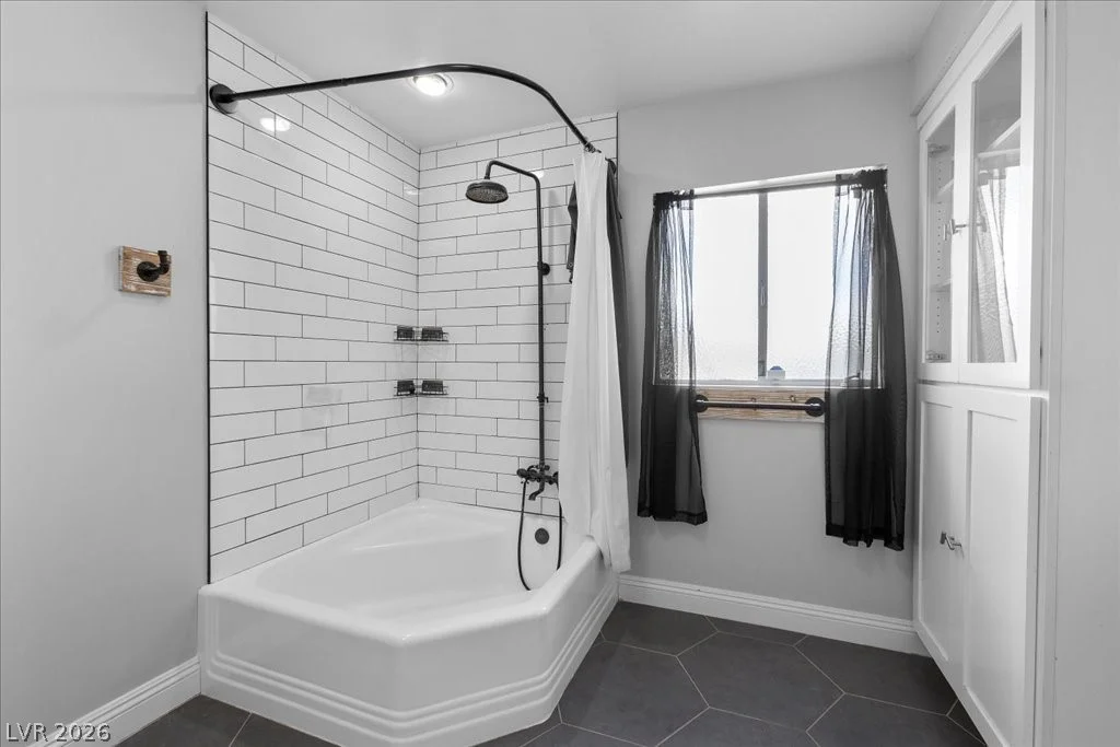 2211 Edgewood, Las Vegas, NV 89102