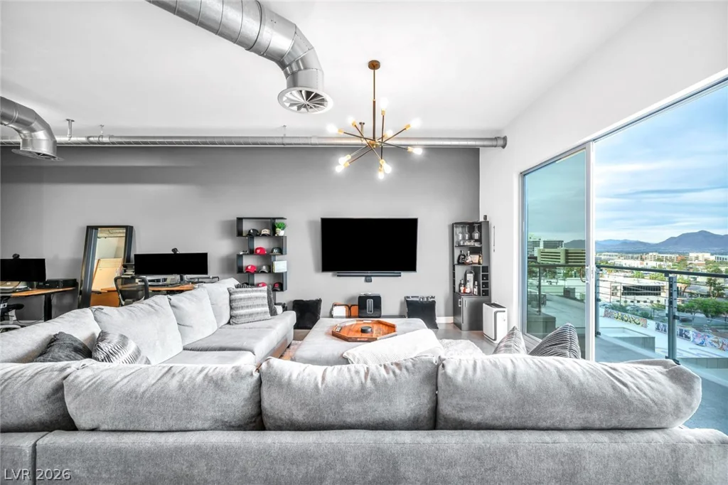200 Hoover, Las Vegas, NV 89101