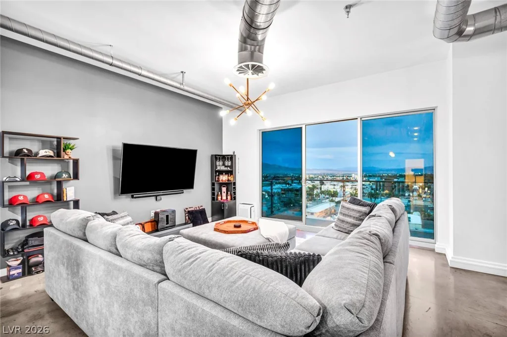 200 Hoover, Las Vegas, NV 89101