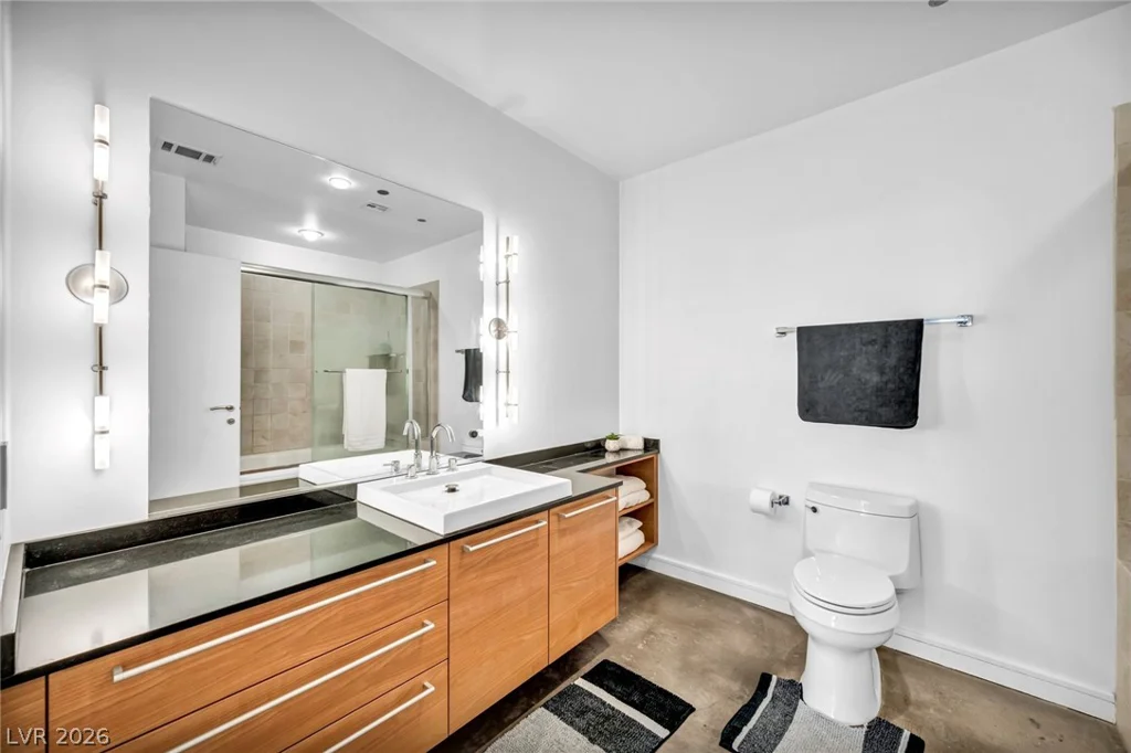 200 Hoover, Las Vegas, NV 89101