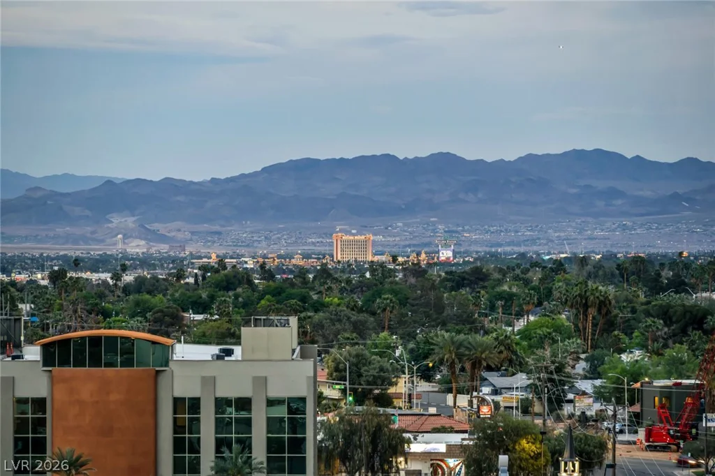 200 Hoover, Las Vegas, NV 89101