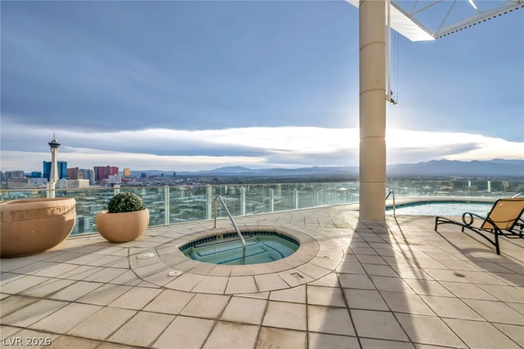 200 Hoover, Las Vegas, NV 89101