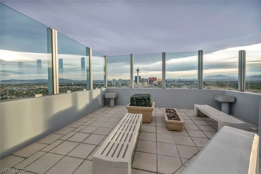 200 Hoover, Las Vegas, NV 89101