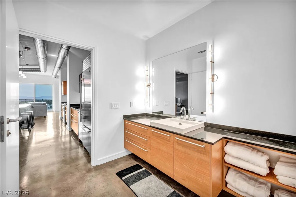 200 Hoover, Las Vegas, NV 89101