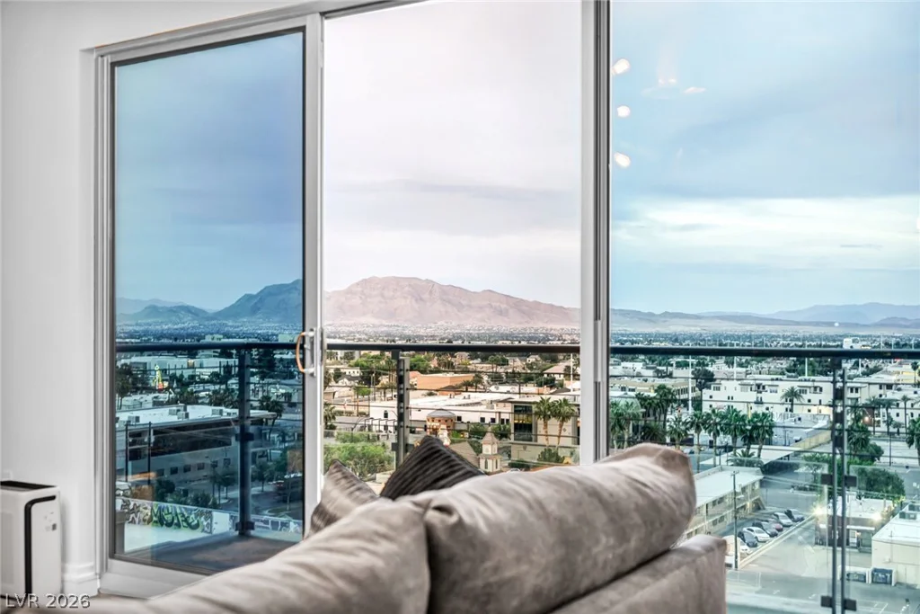 200 Hoover, Las Vegas, NV 89101