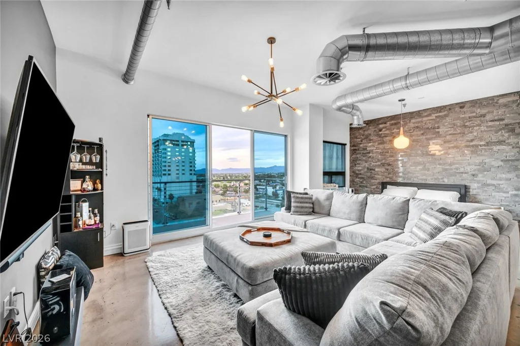 200 Hoover, Las Vegas, NV 89101