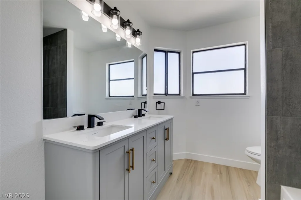 2429 Charteroak, Las Vegas, NV 89108
