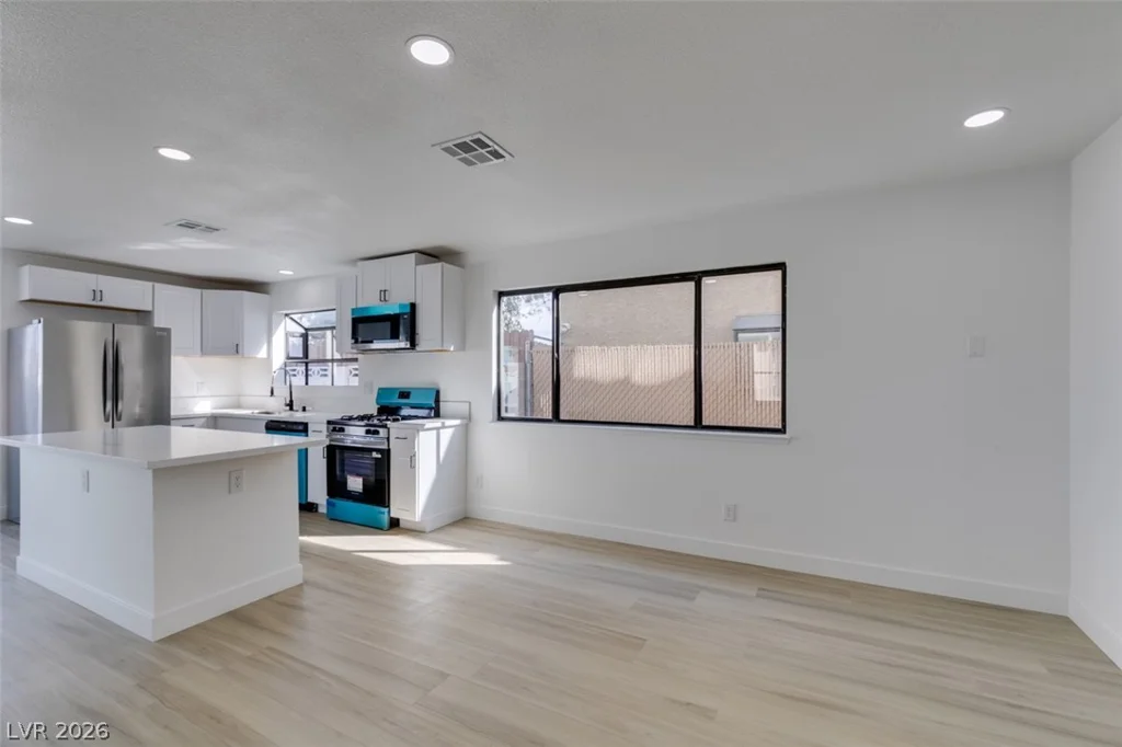 2429 Charteroak, Las Vegas, NV 89108