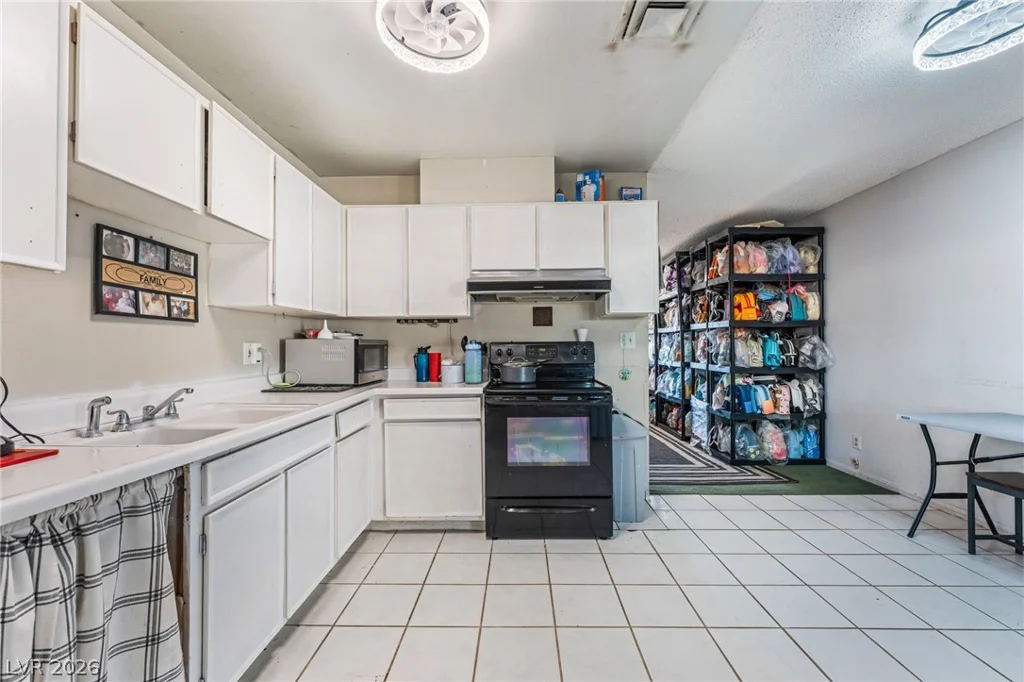 6148 Cromwell, Las Vegas, NV 89107