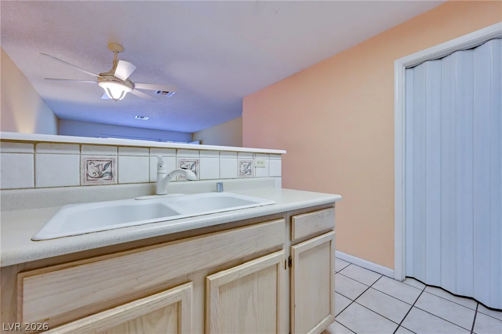 2032 Bavington, Las Vegas, NV 89108