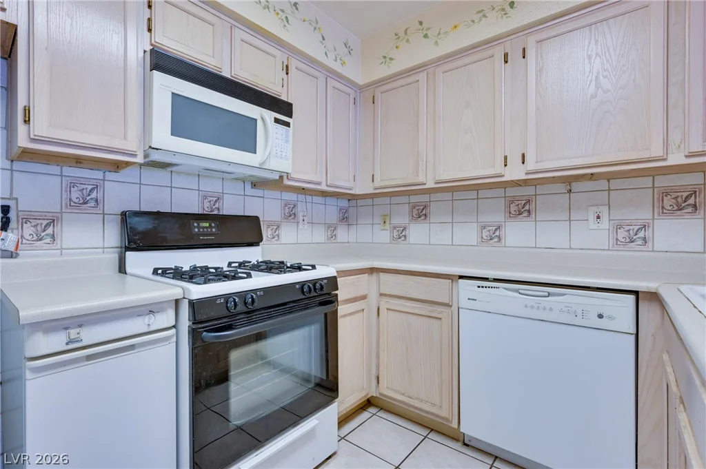 2032 Bavington, Las Vegas, NV 89108