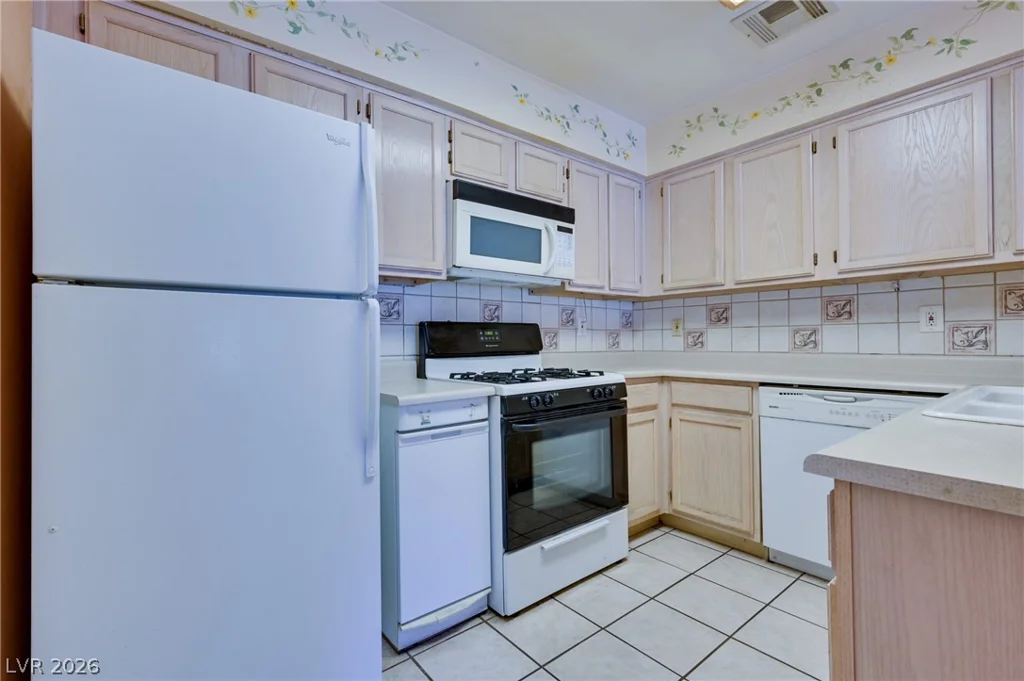 2032 Bavington, Las Vegas, NV 89108