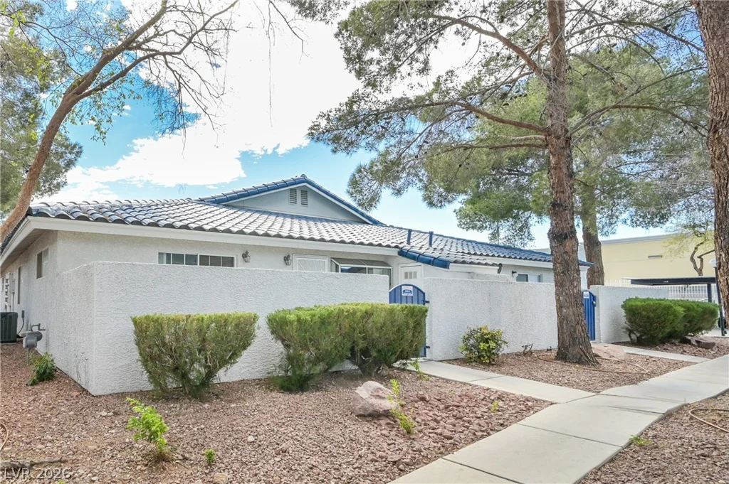 2032 Bavington, Las Vegas, NV 89108