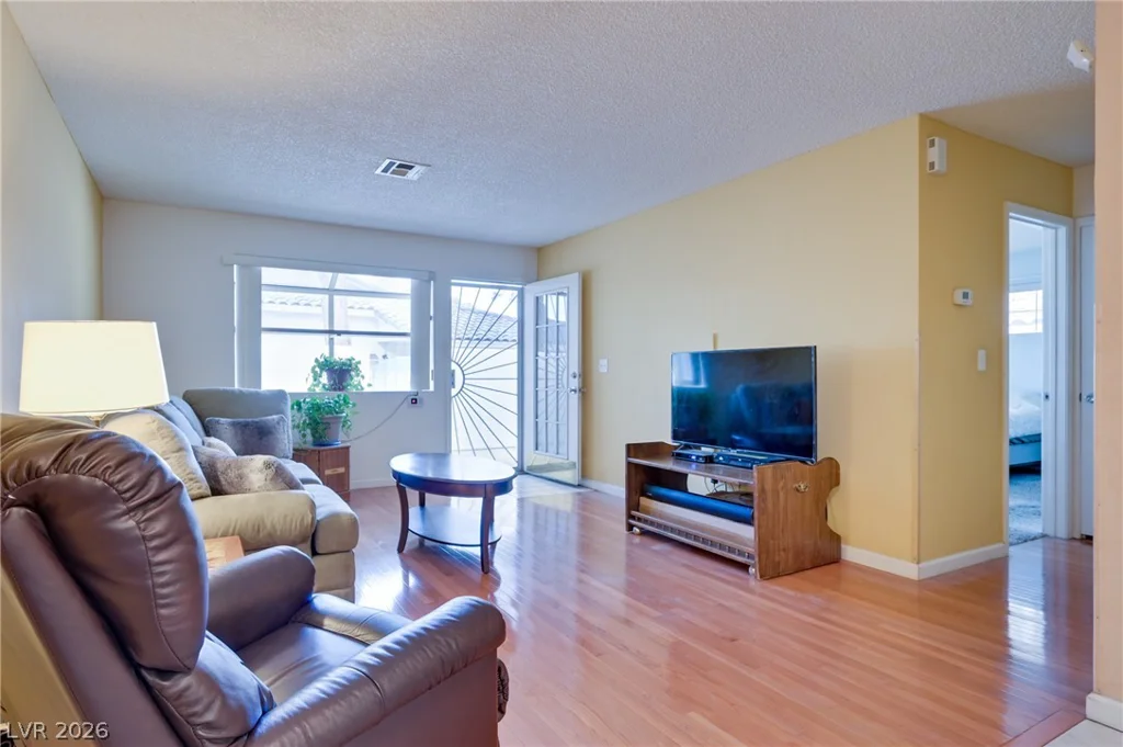 2032 Bavington, Las Vegas, NV 89108